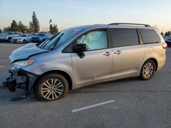  Salvage Toyota Sienna