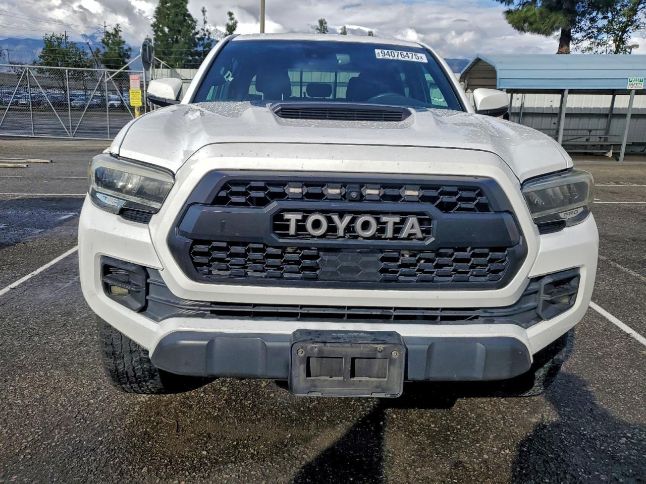 Toyota Tacoma Double Cab Image 8