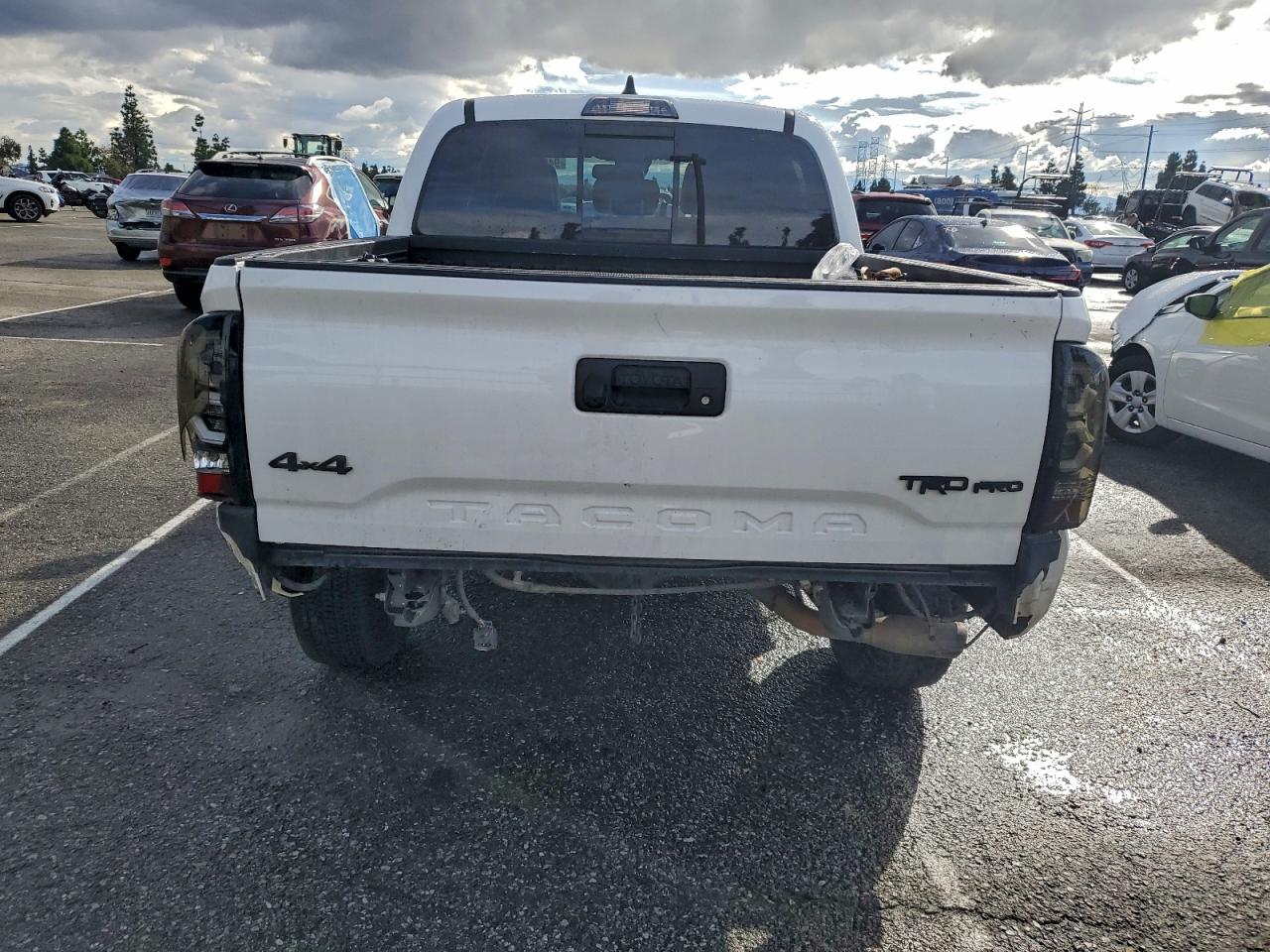 Toyota Tacoma Double Cab Image 12