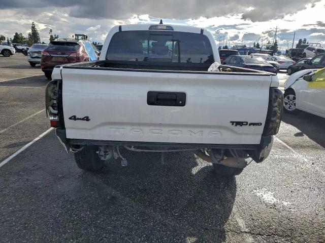 Toyota Tacoma Double Cab Image 12