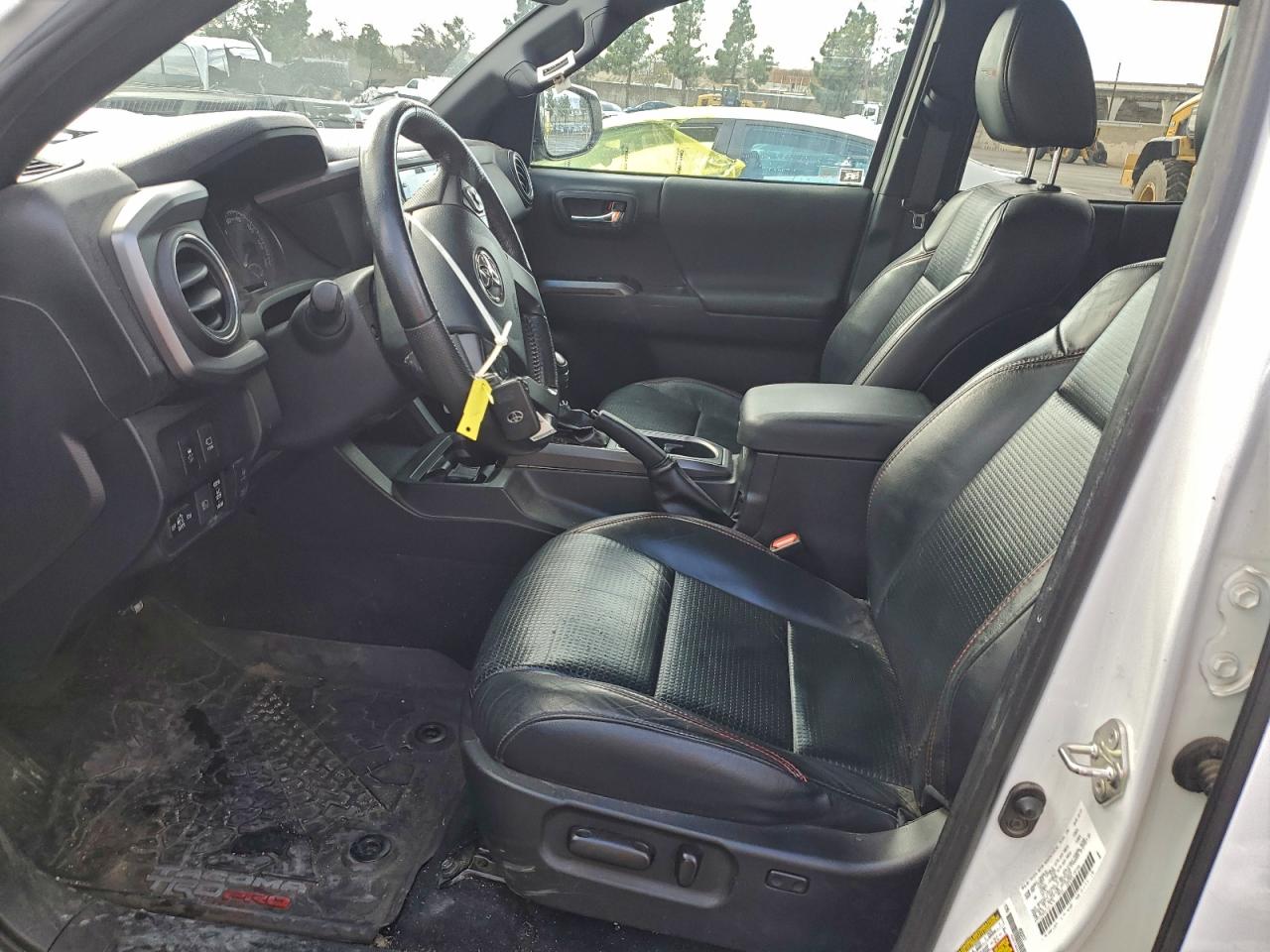 Toyota Tacoma Double Cab Image 2