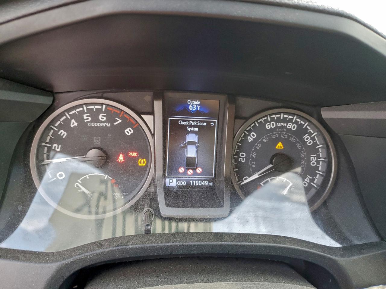 Toyota Tacoma Double Cab Image 4