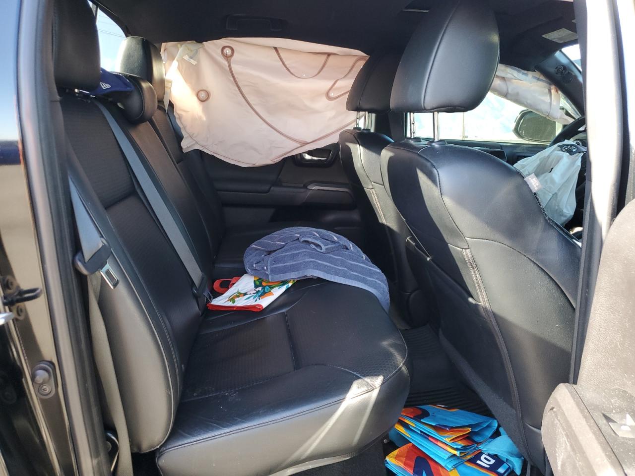 Toyota Tacoma Double Cab Image 8