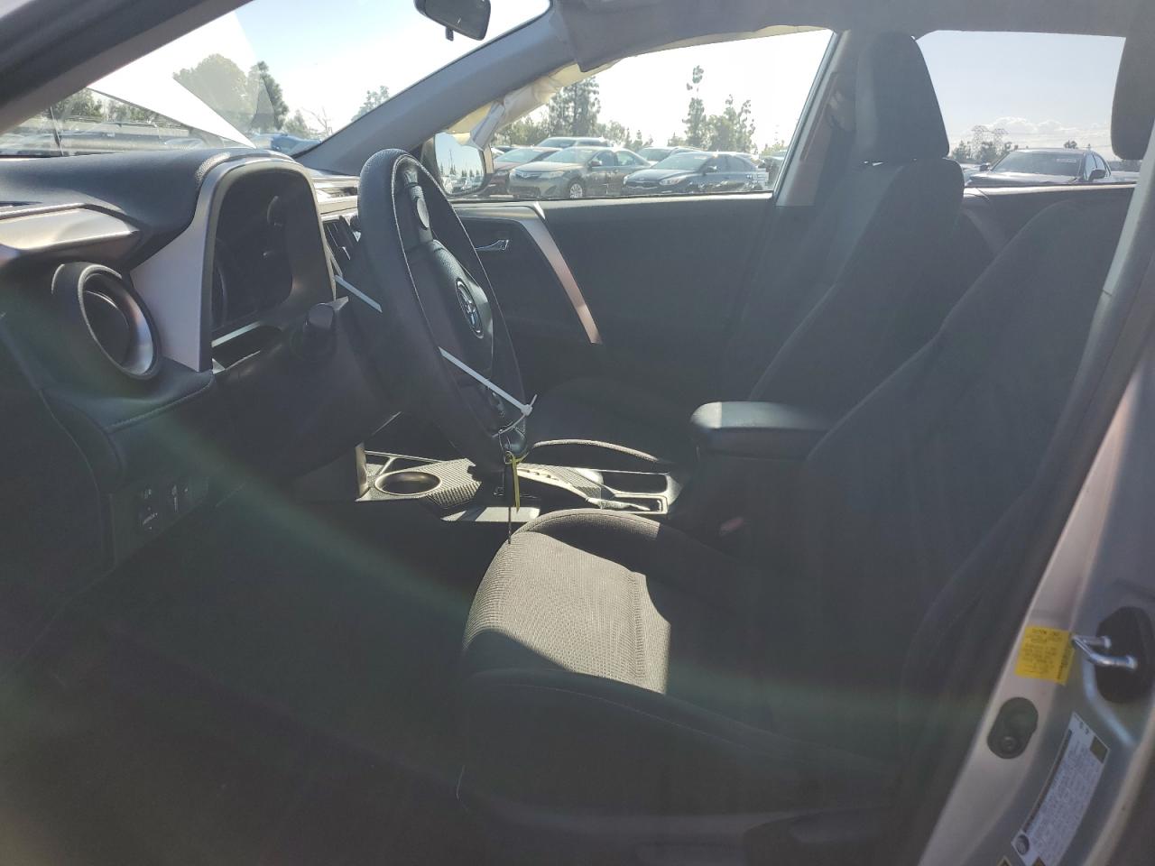 Toyota RAV4 Xle Image 5