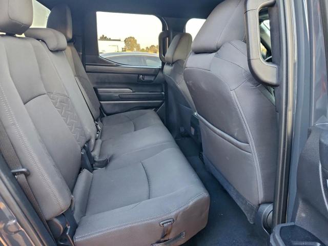 Toyota Tacoma Double Cab Image 12