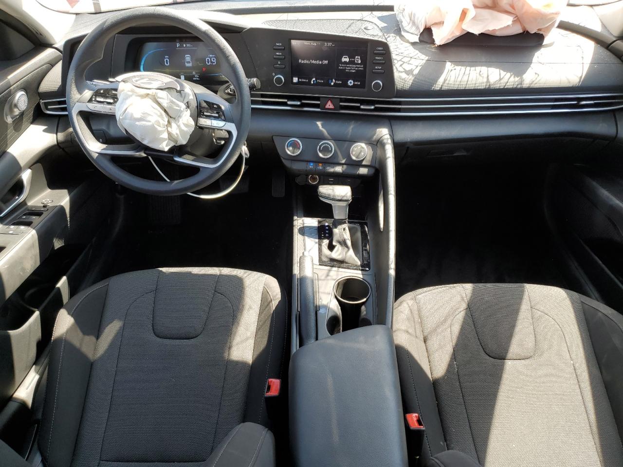 Hyundai ELANTRA Se Image 8