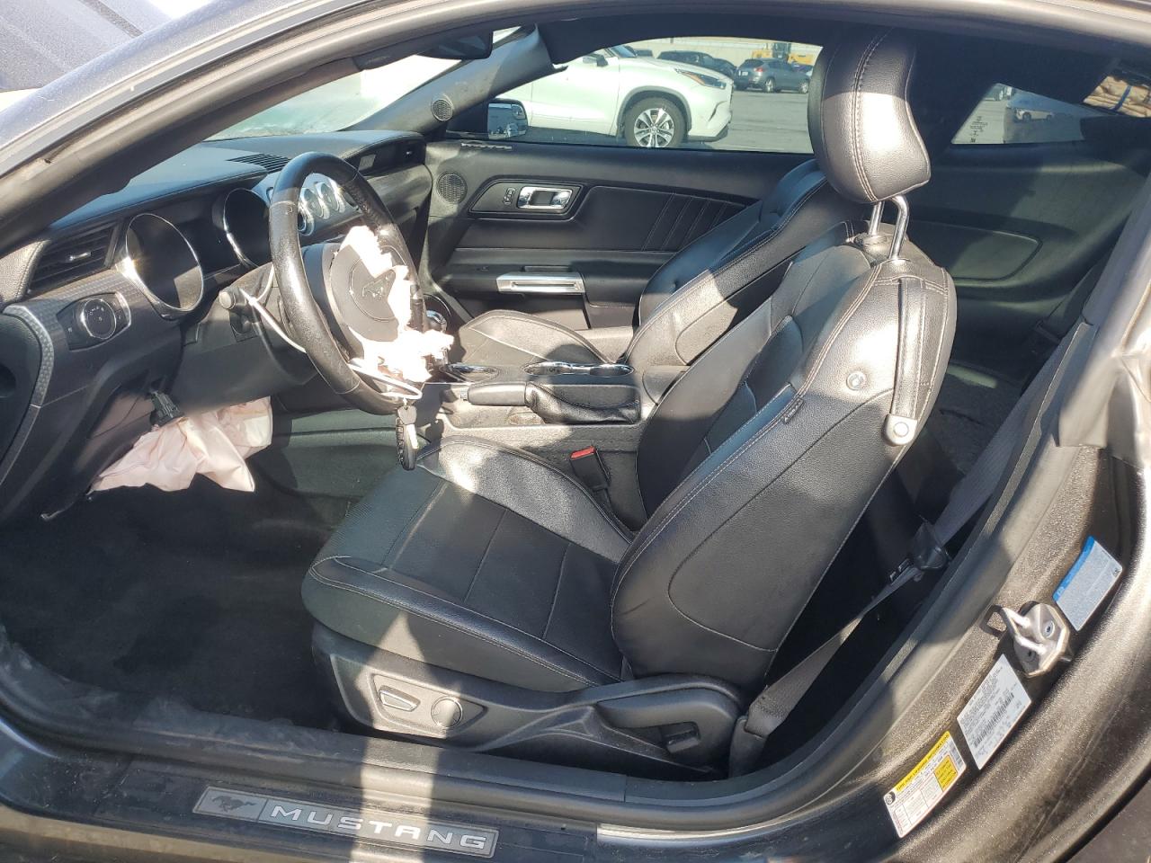 Ford Mustang Image 10