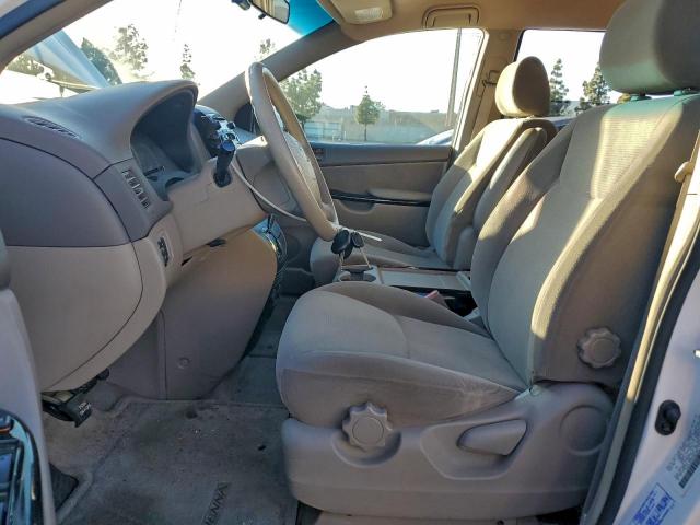 Toyota Sienna Ce Image 6