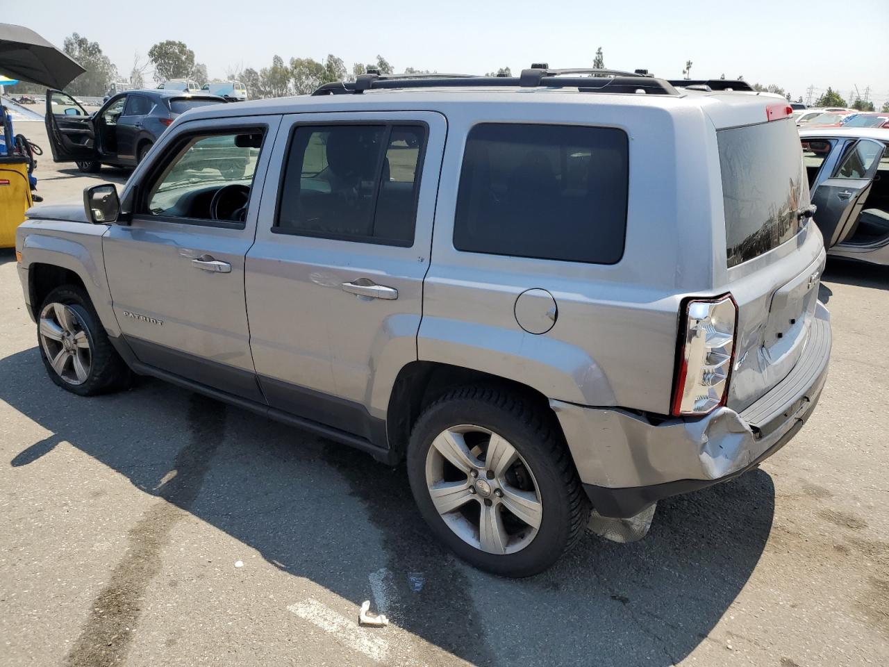 Jeep Patriot Latitude Image 2