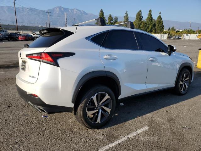Lexus NX 300 Image 4