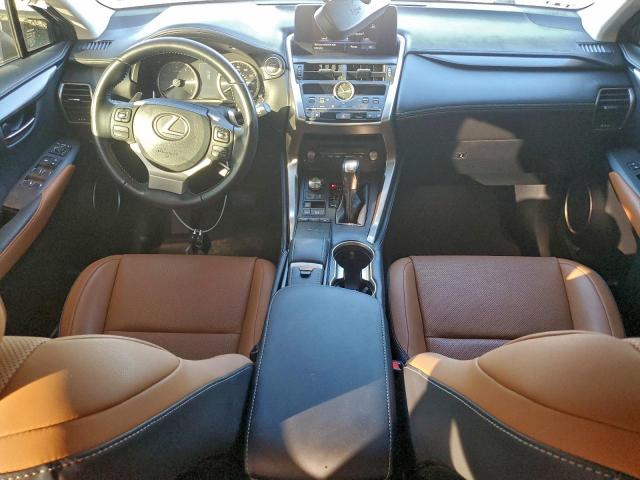 Lexus NX 300 Image 5