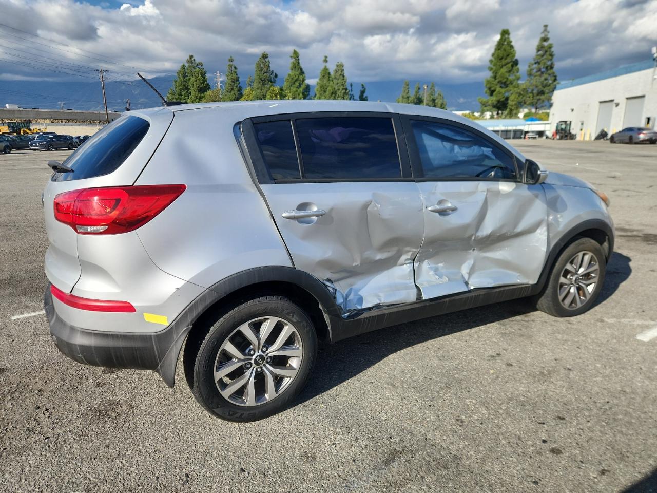 Kia Sportage Base Image 2