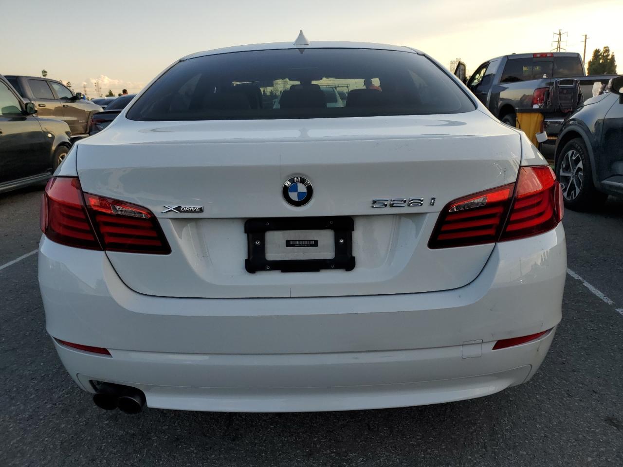 BMW 5 Series Xi Image 12