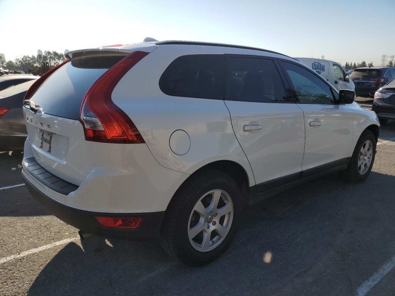 Volvo XC60 3.2 Image 2