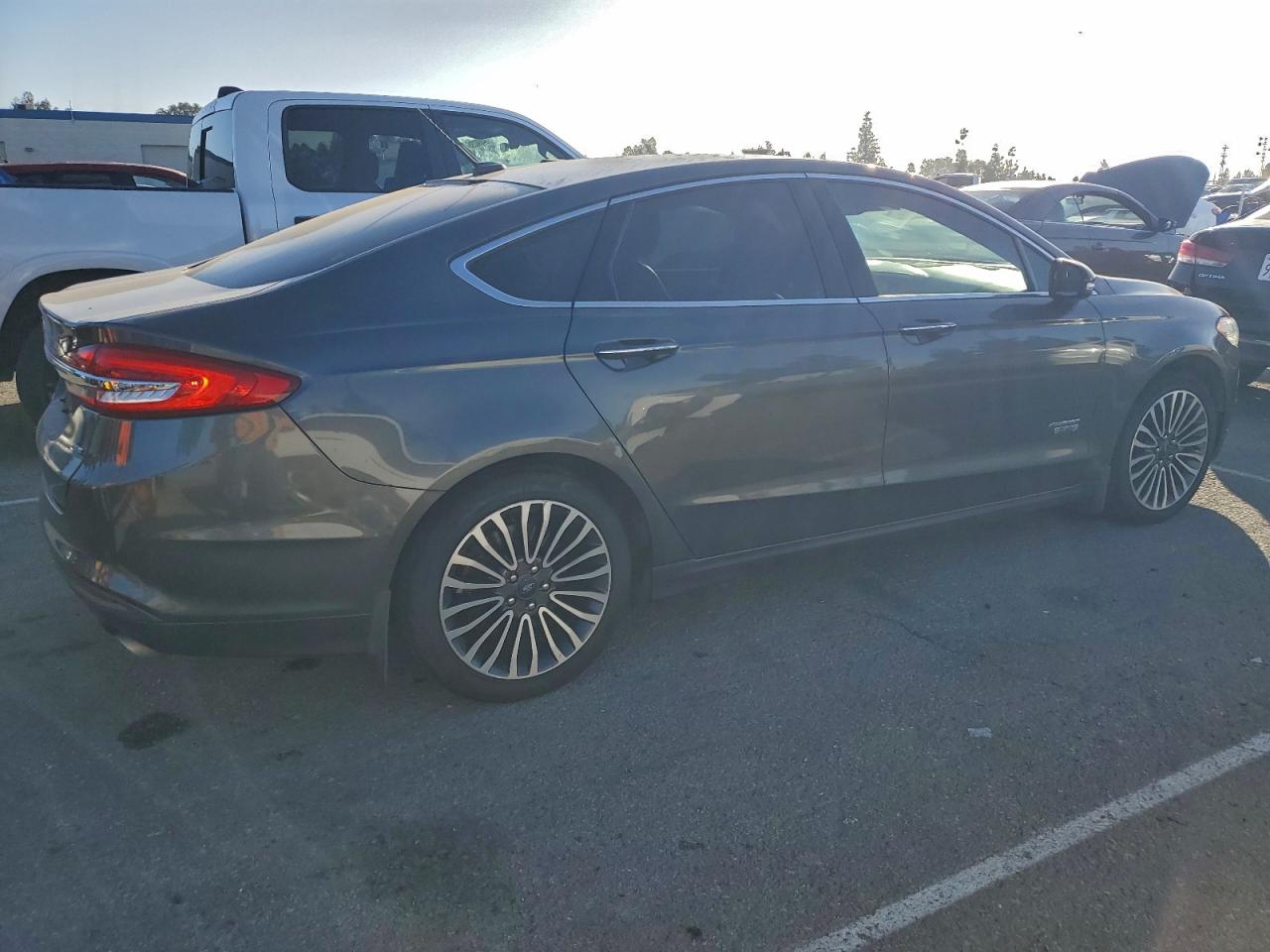 Ford Fusion Se Phev Image 2