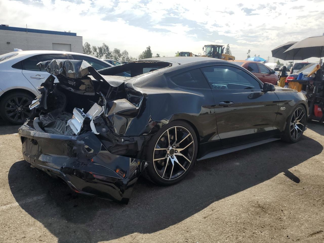 Ford Mustang Gt Image 2