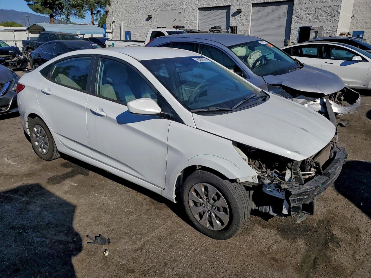 Hyundai ACCENT Se Image 4