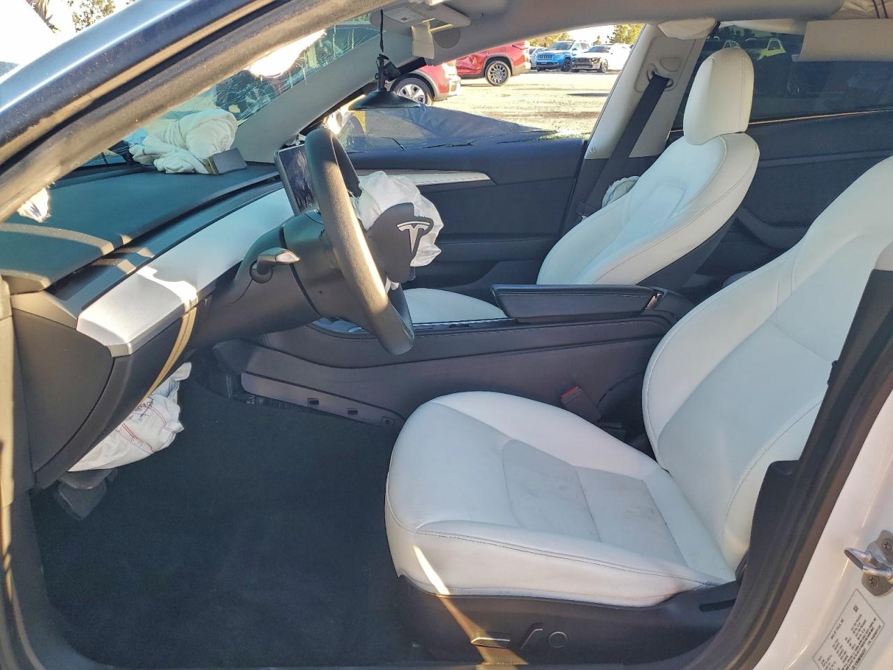 Tesla Model 3 Image 10