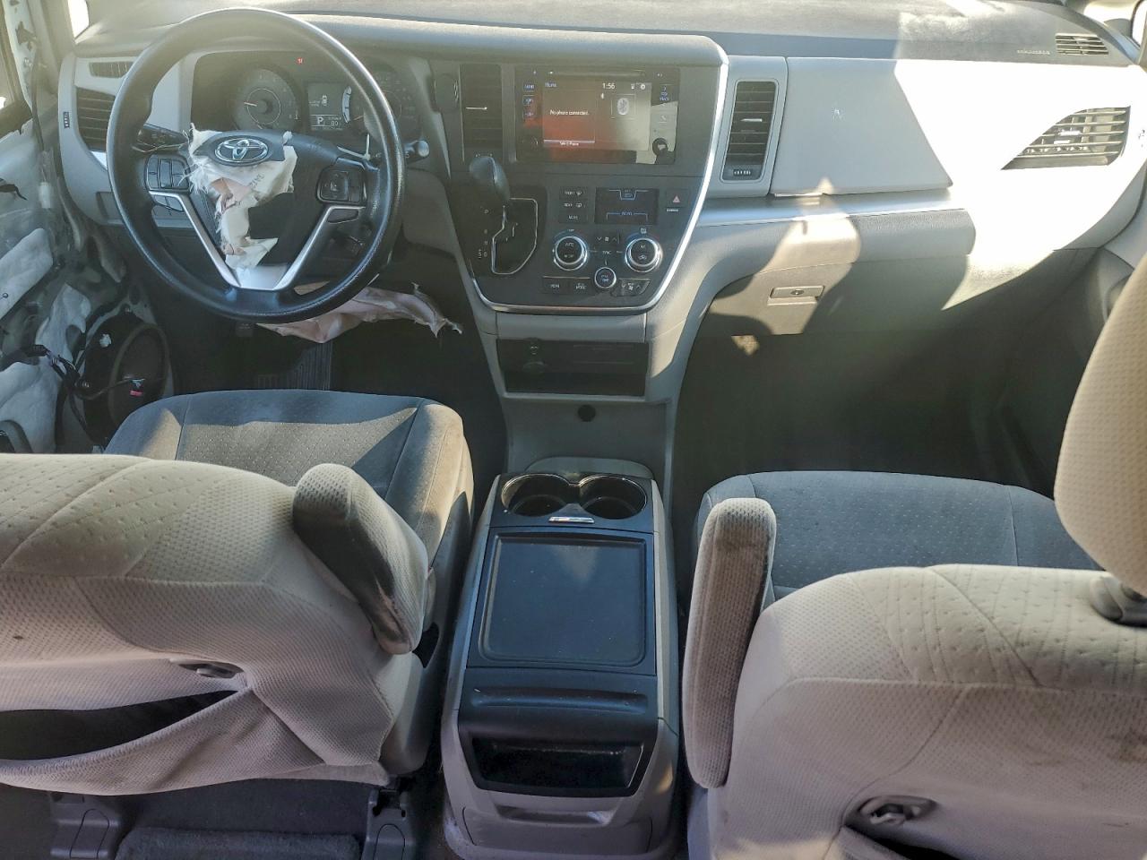 Toyota Sienna Le Image 12