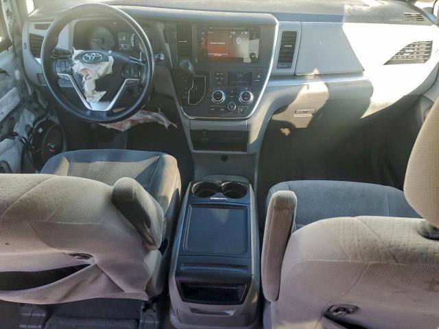 Toyota Sienna Le Image 12