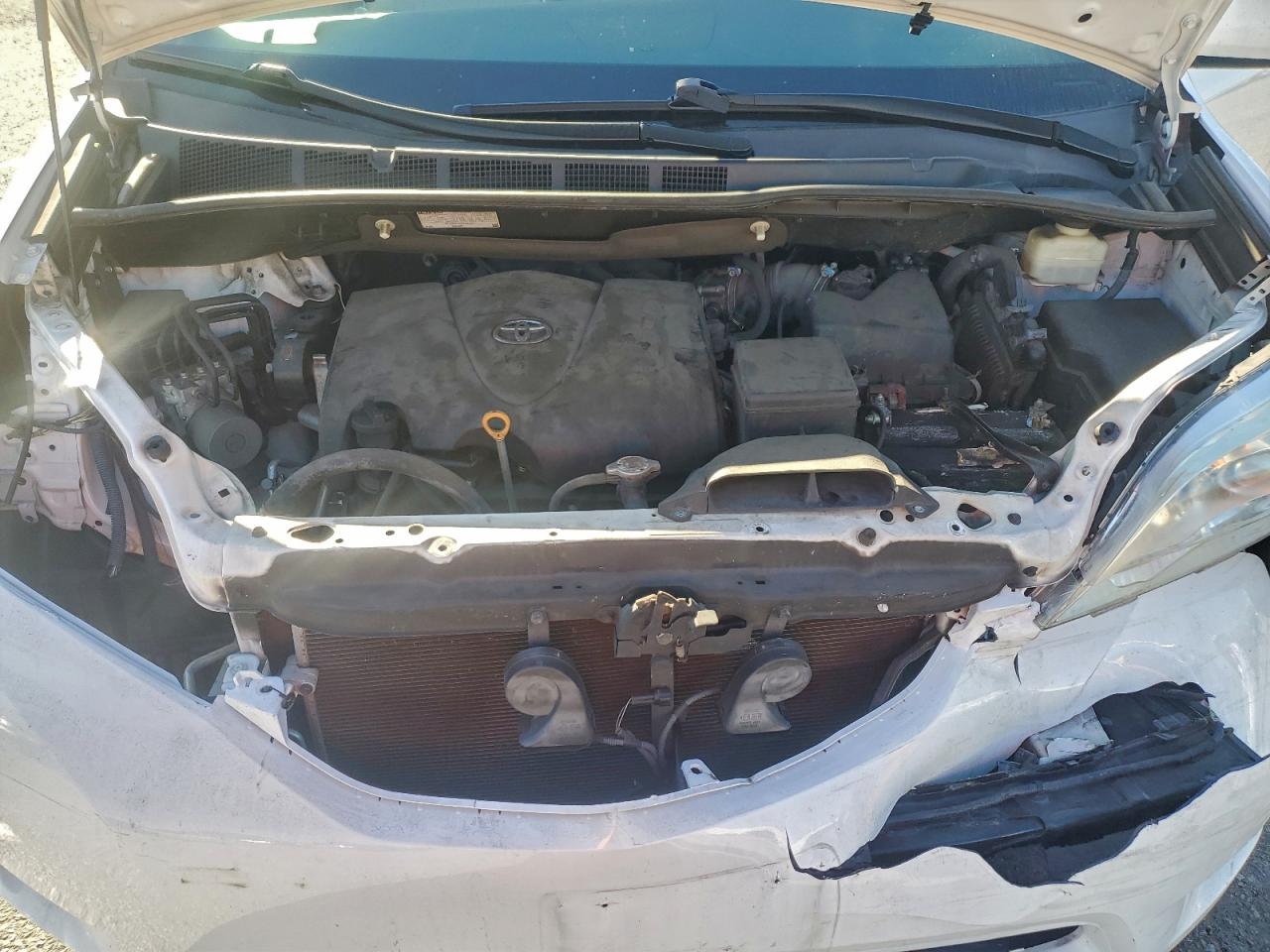 Toyota Sienna Le Image 13