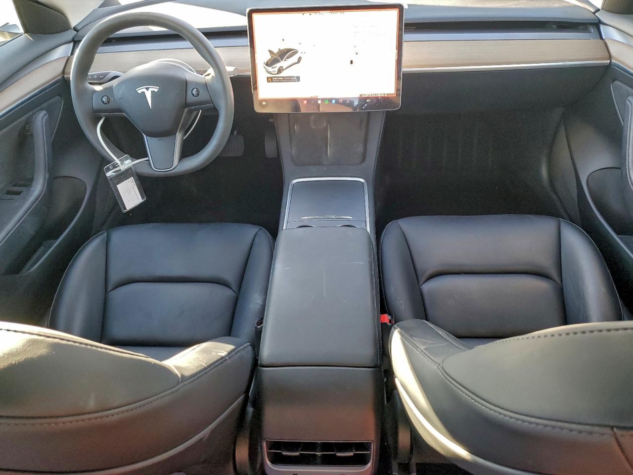 Tesla Model 3 Image 7