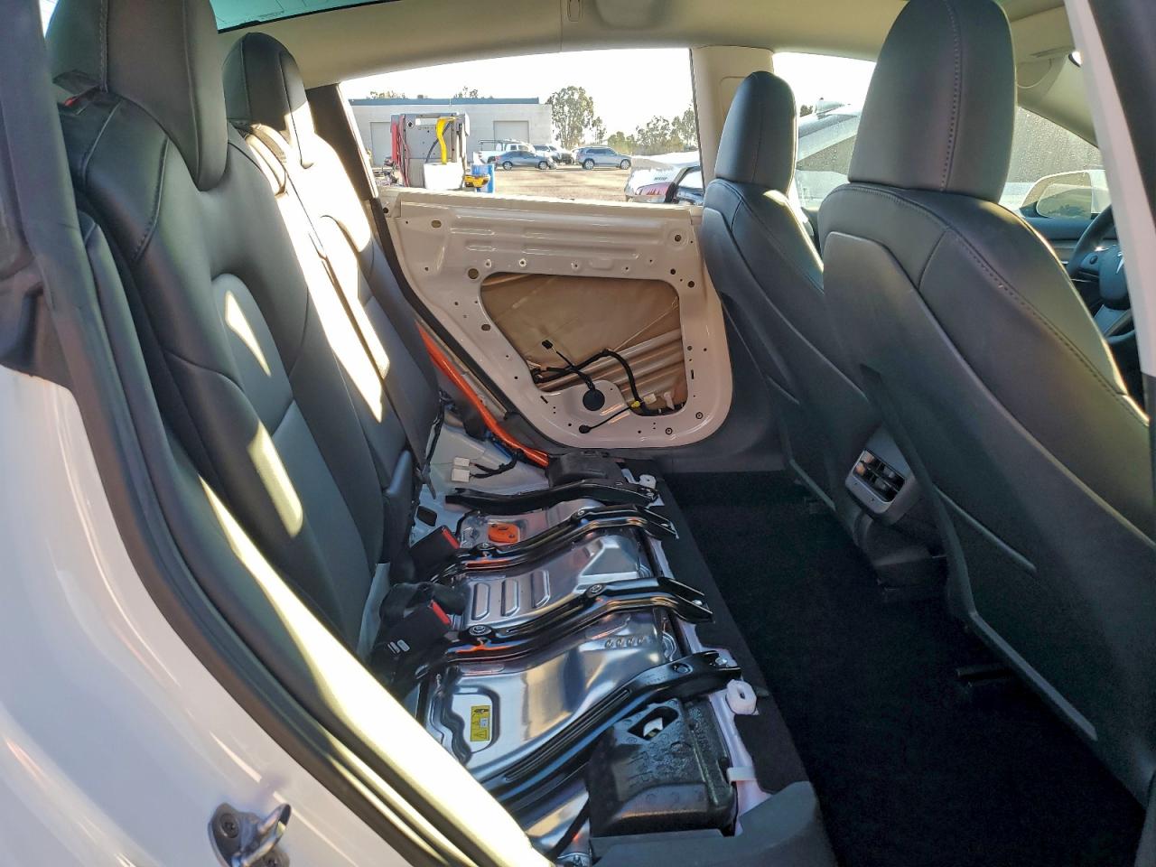 Tesla Model 3 Image 11