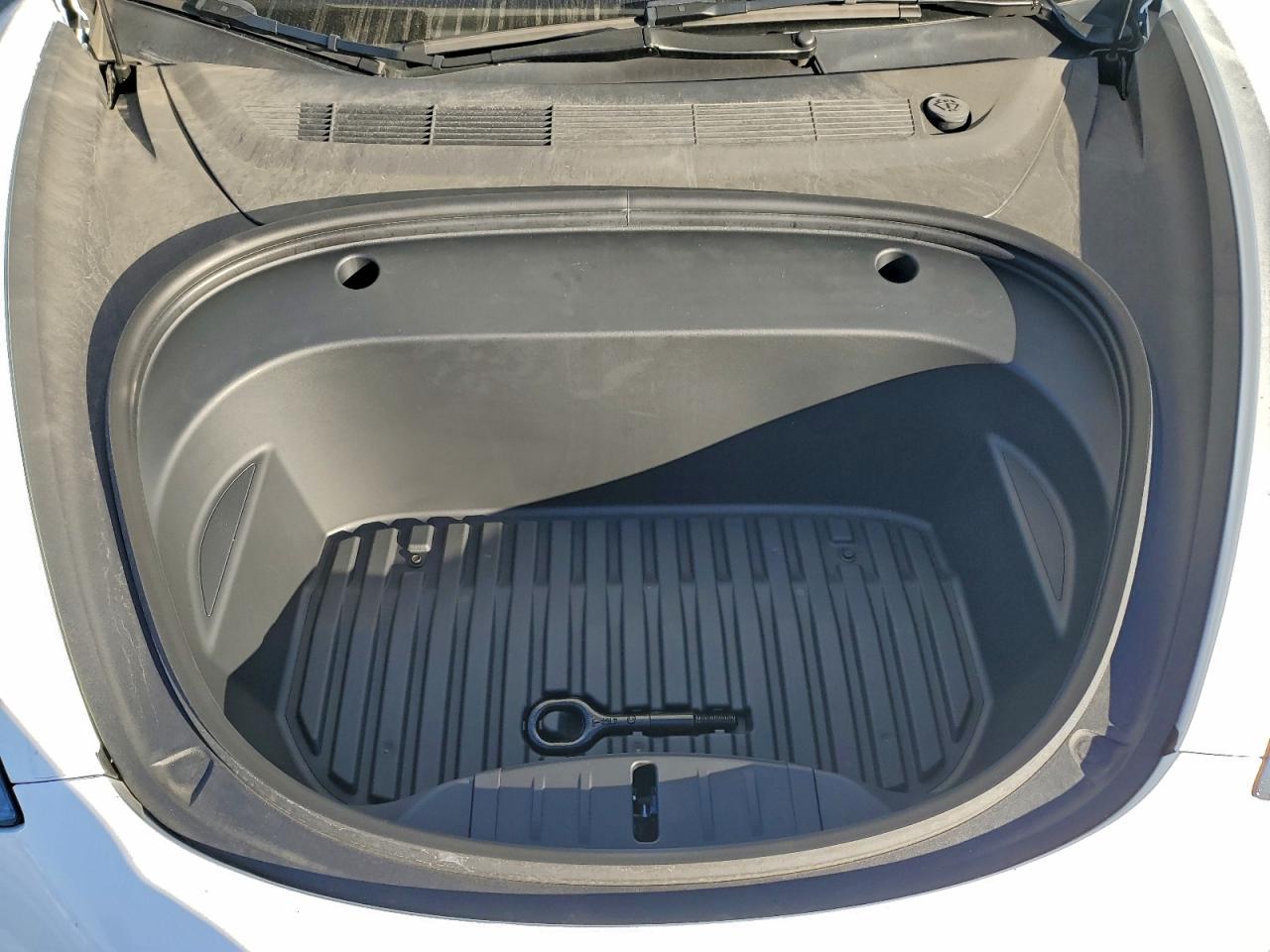 Tesla Model 3 Image 13