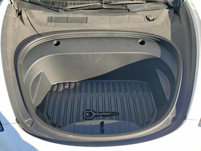 Tesla Model 3 Image 13