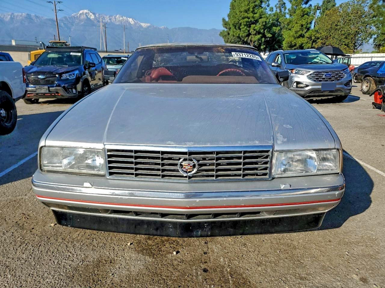 Cadillac Allante Image 6