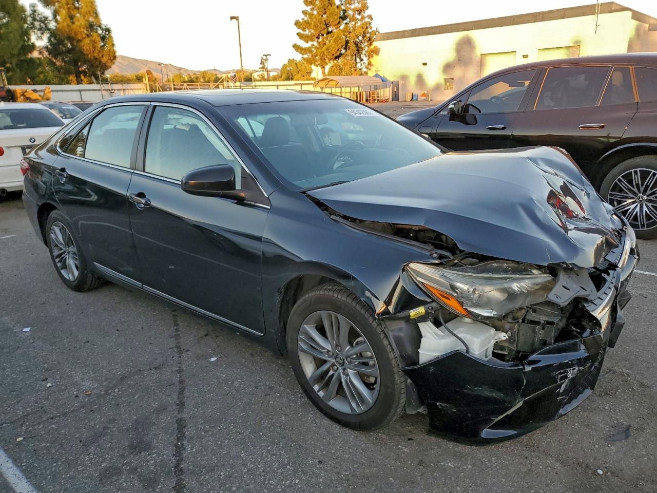 Toyota Camry Le Image 11