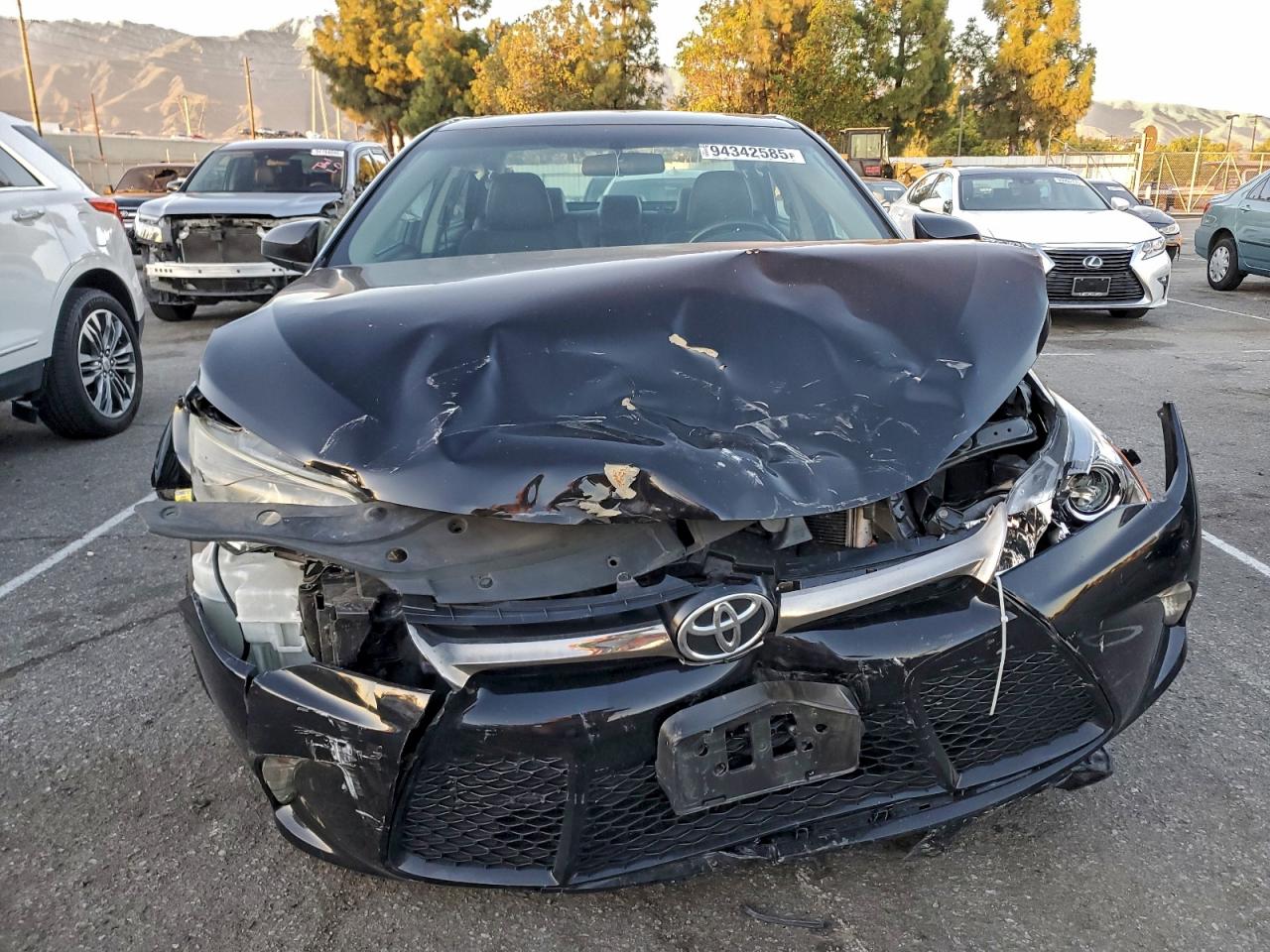 Toyota Camry Le Image 8