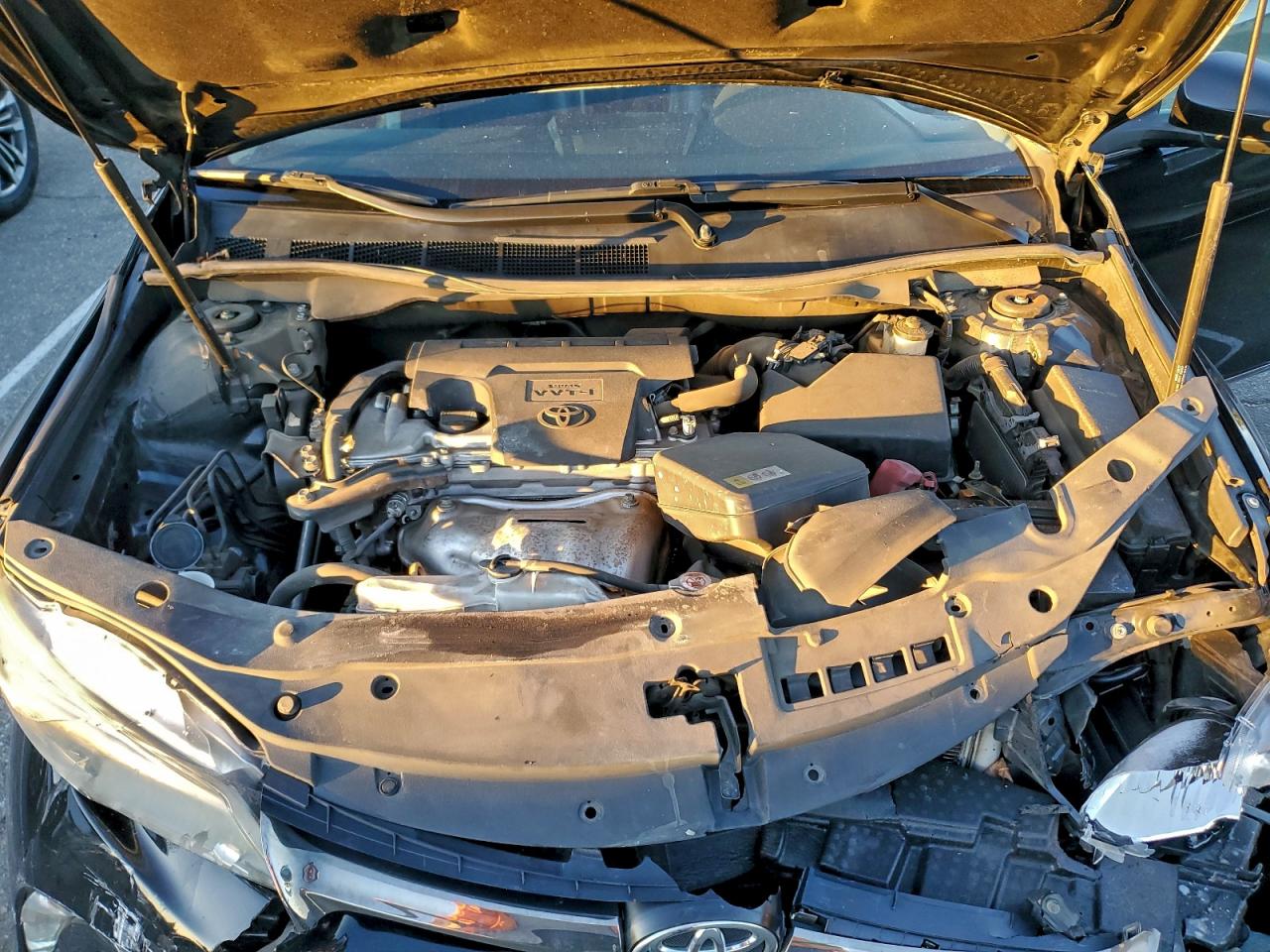 Toyota Camry Le Image 2