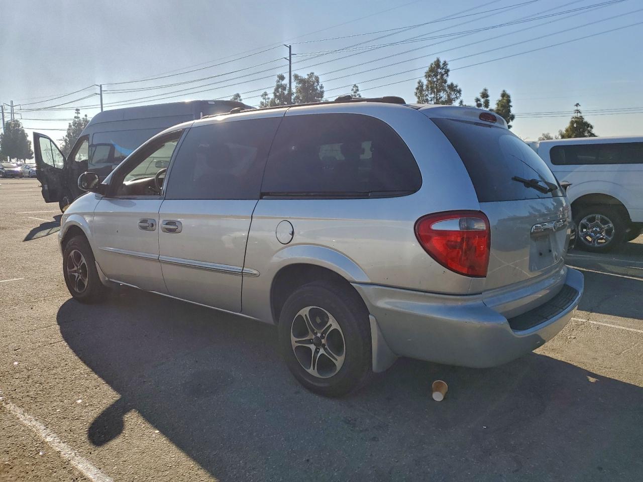 Chrysler Minivan Lx Image 12