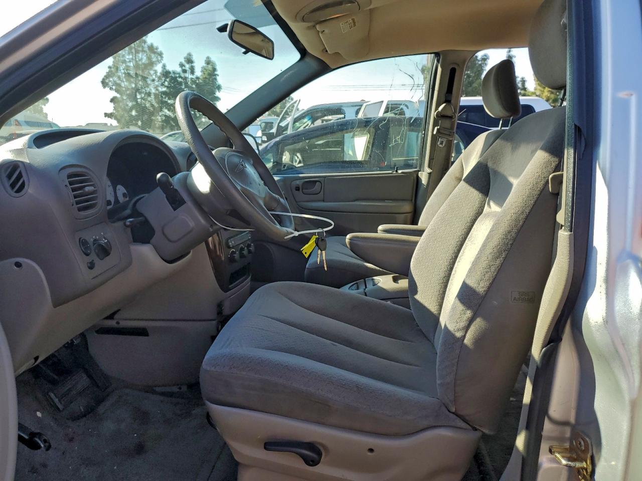 Chrysler Minivan Lx Image 4