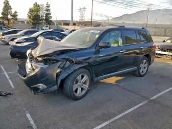  Salvage Toyota Highlander