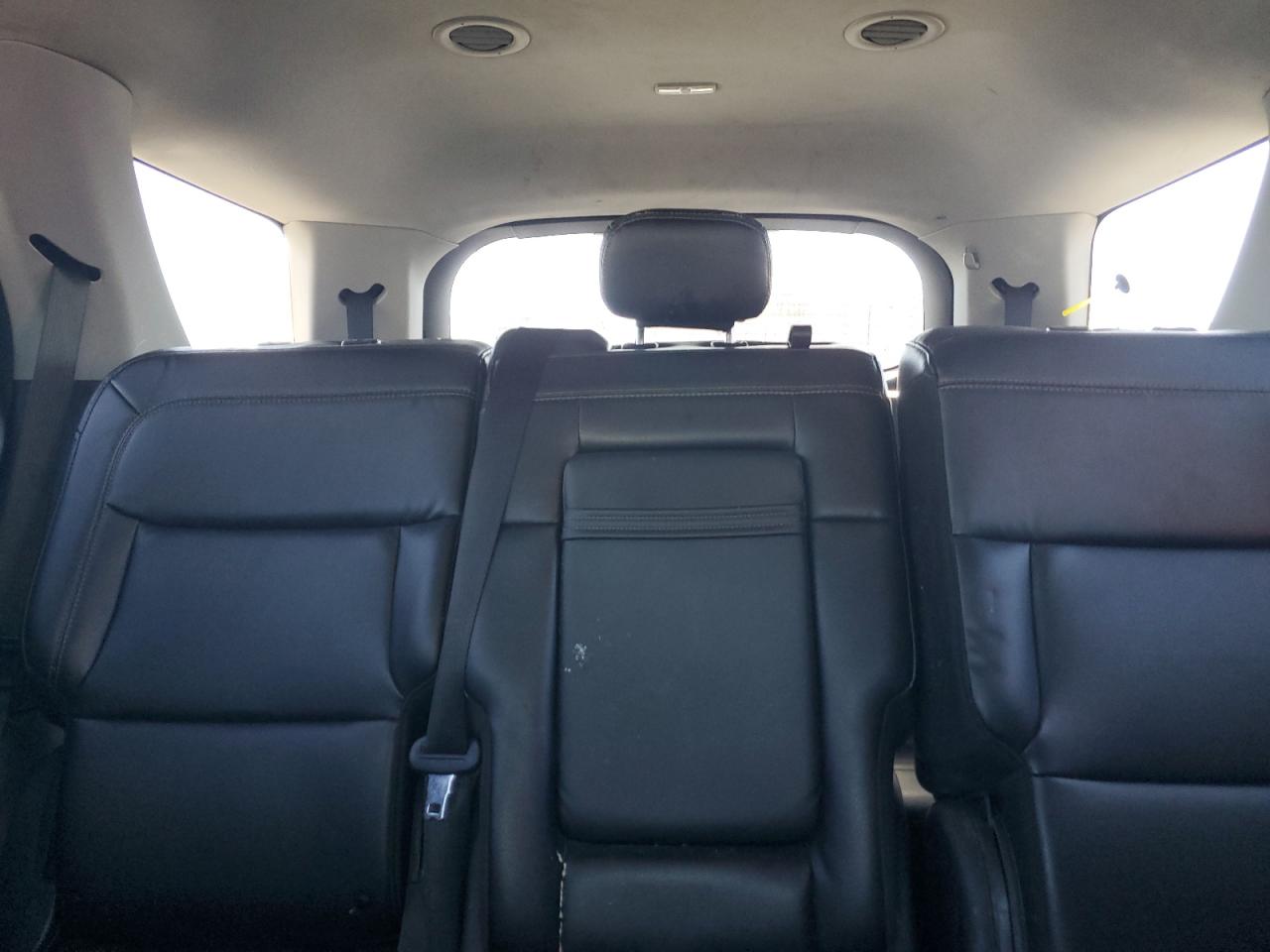 Ford Explorer Xlt Image 8