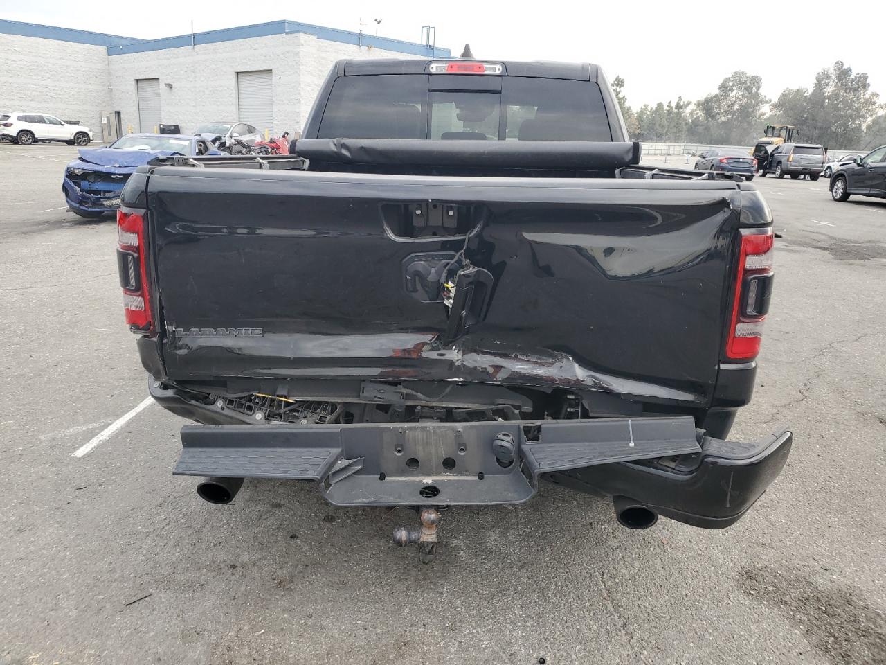 Ram 1500 Laramie Image 9