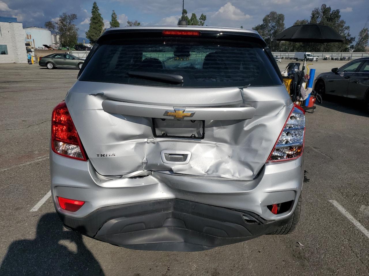 Chevrolet Trax Ls Image 3