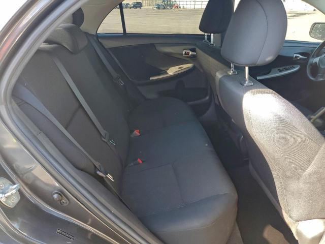 Toyota Corolla Base Image 10