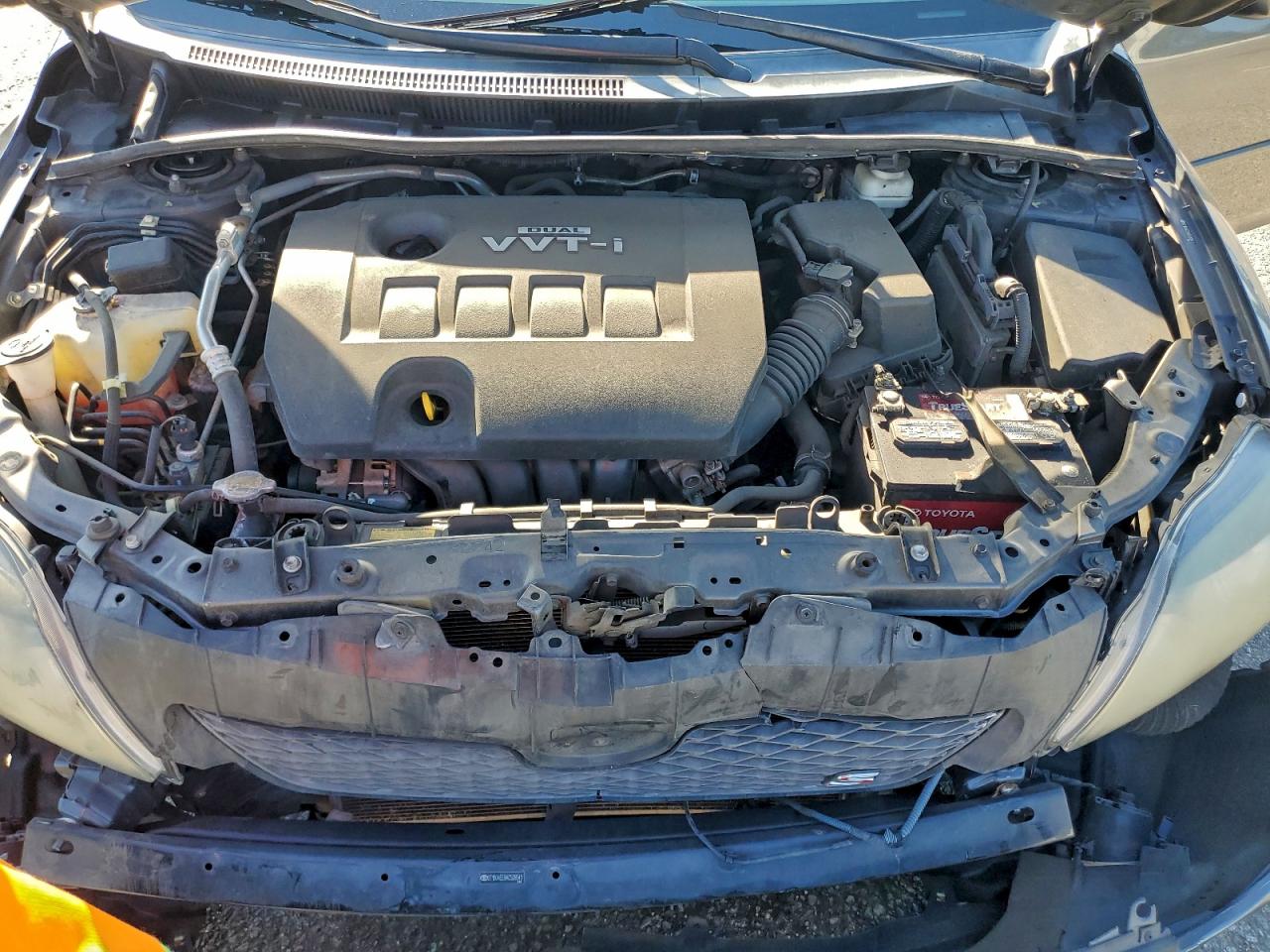 Toyota Corolla Base Image 7