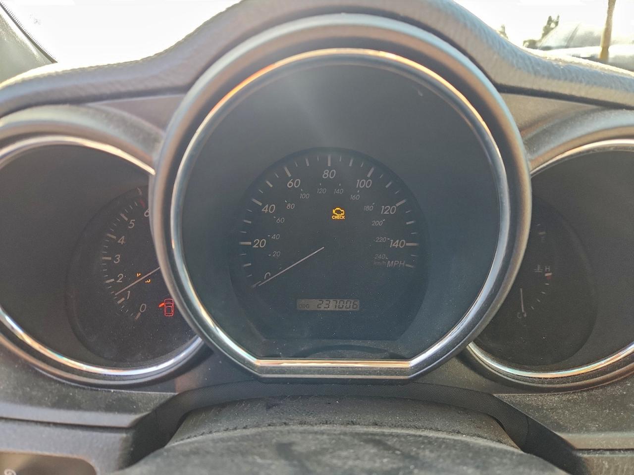 Lexus RX 330 Image 6