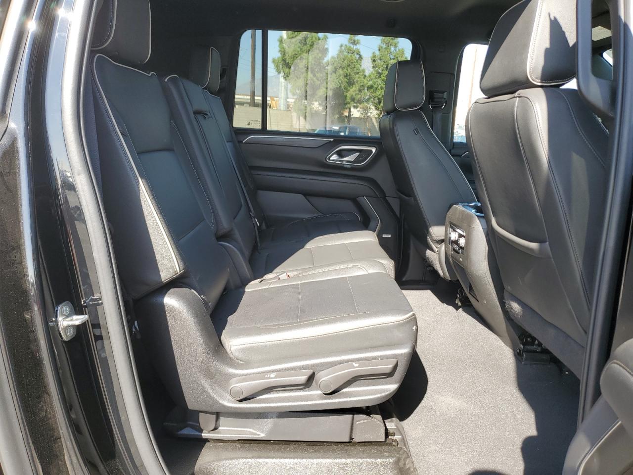 GMC Yukon C1500 Slt Image 10