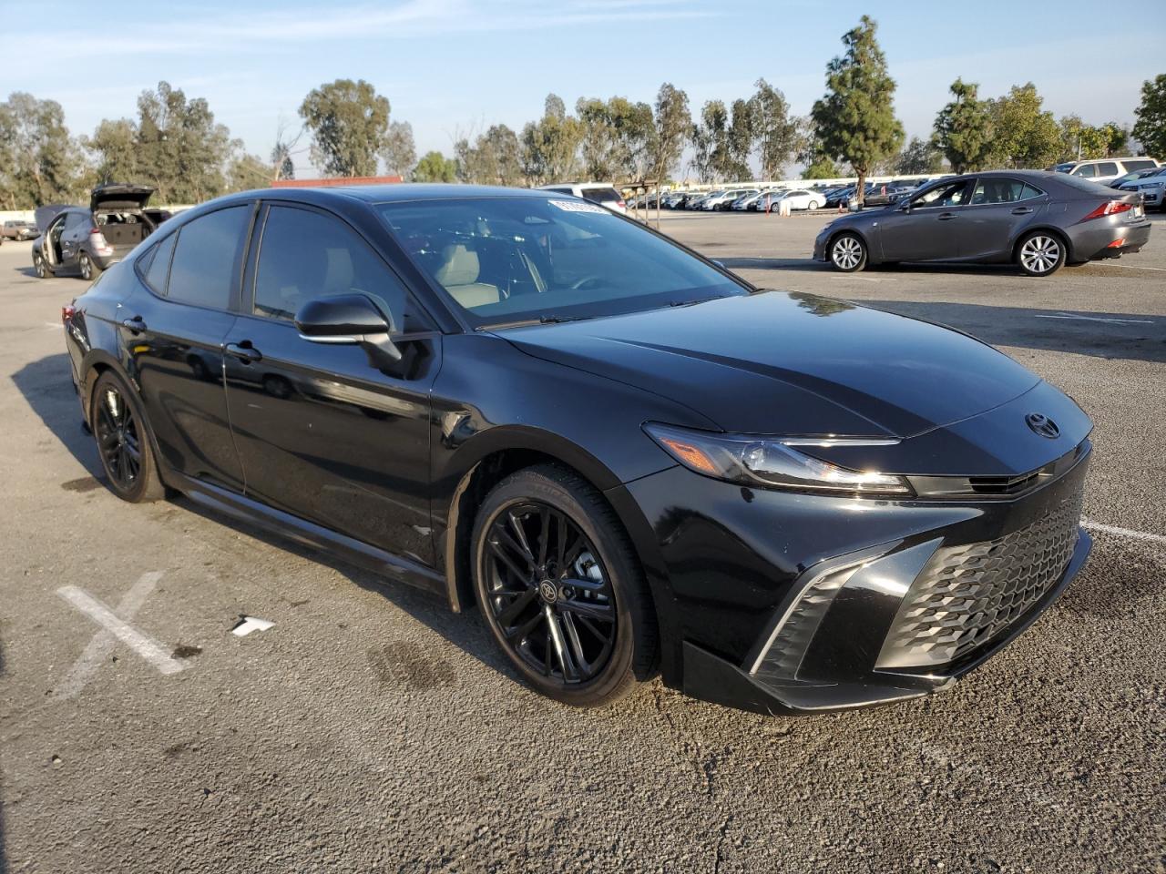 Toyota Camry Xse Image 3