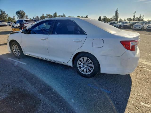 Toyota Camry Base Image 2