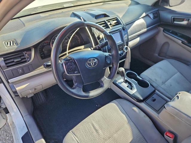 Toyota Camry Base Image 4