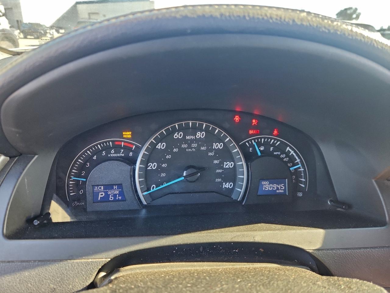 Toyota Camry Base Image 12