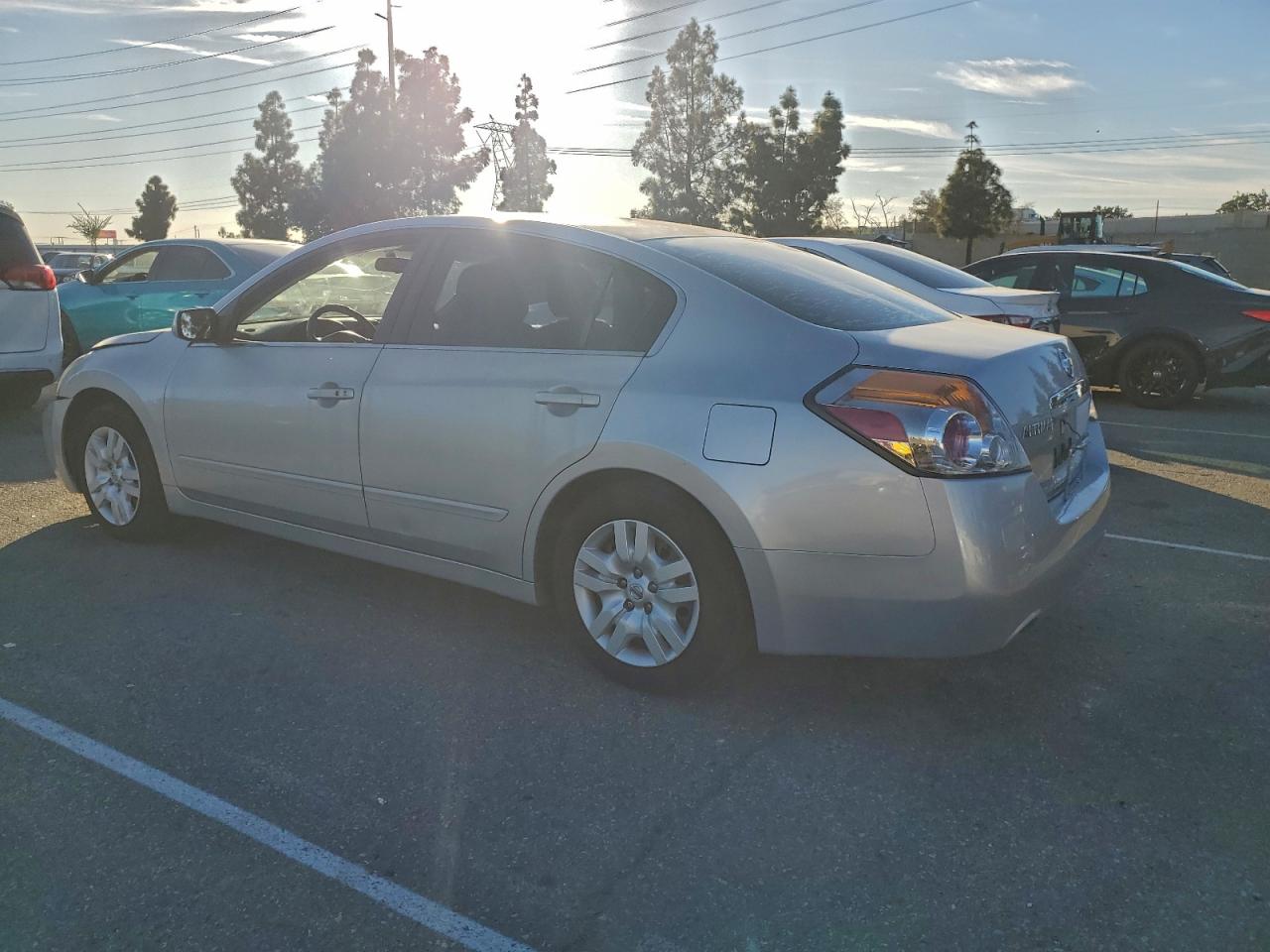 Nissan Altima 2.5 Image 5