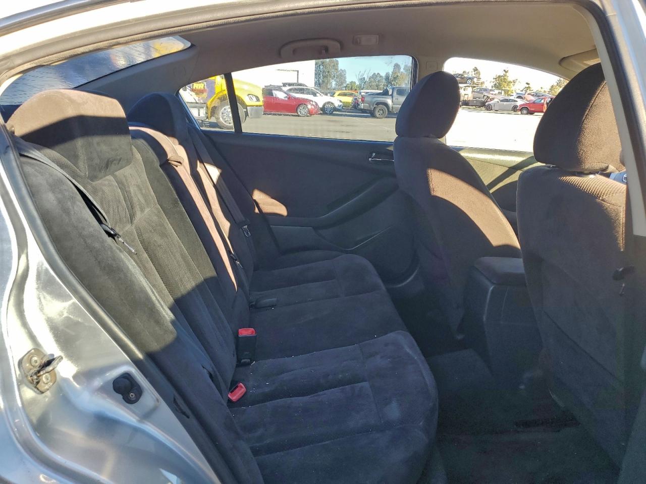 Nissan Altima 2.5 Image 9