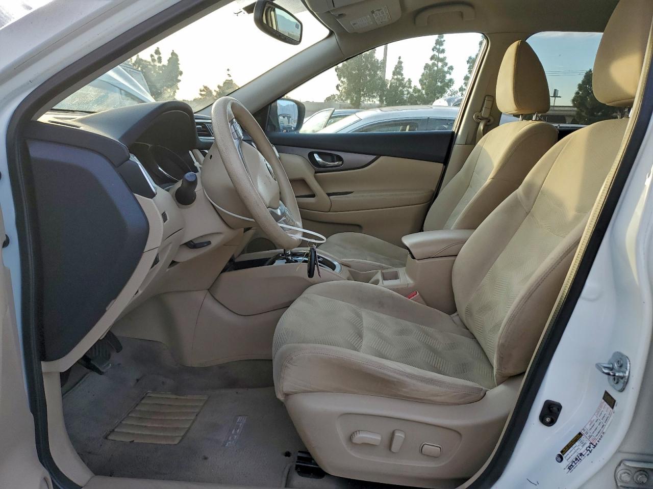 Nissan Rogue S Image 2